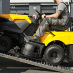 Rampa di carico in alluminio realizzato su Dacia Dokker per carico professionale per trasporto di macchinari