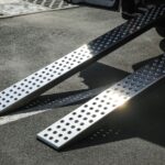 Rampe di carico per furgoni realizzato su Toyota Proace Max per carico su camion per uso industriale
